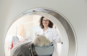 Faut-il se déshabiller pour passer un scanner ? e déshabiller pour passer un scanner