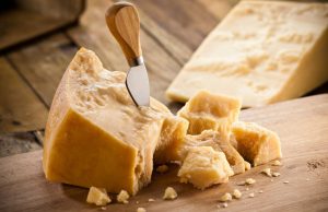 Peut-on Manger du Parmesan Pendant la Grossesse ? Manger du Parmesan Pendant la Grossesse