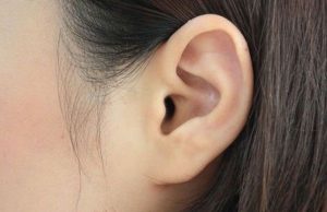 Que Signifie un Sifflement dans l’Oreille Gauche ? Sifflement dans l'Oreille Gauche
