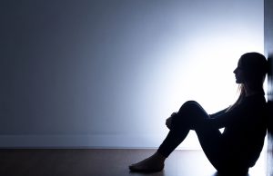 Dépression : pourquoi les symptômes s’améliorent-ils souvent le soir ? dépression pourquoi se sent-on mieux le soir