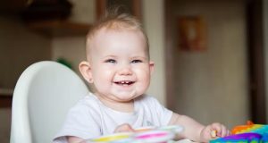 Qu’est-ce qu’un bébé arc-en-ciel ? Histoire et symbolique bebe arc en ciel