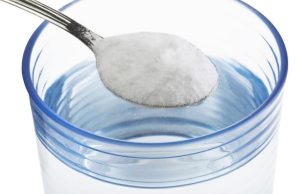 Bicarbonate de sodium en bain de bouche : efficace ? Bicarbonate de sodium en bain de bouche