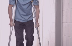 Marcher avec des béquilles muscle-t-il vraiment ses bras ? marcher-avec-des-bequilles-muscle-les-bras