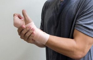 Doigts engourdis après une fracture du poignet : faut-il s’inquiéter ? doigts-engourdis-apres-fracture-poignet