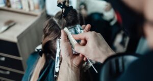 Combien de temps attendre entre deux colorations sans ammoniaque ? combien-de-temps-entre-2-colorations-sans-ammoniaque