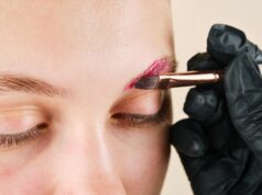 Teindre les sourcils : méthode sûre pour un résultat naturel teindre-les-sourcils