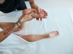 Acupression points pieds : carte essentielle pour soulager tensions et stress acupression-points-pieds