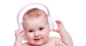 Casque anti bruit bébé : comment protéger les oreilles de votre enfant casque-anti-bruit-bebe