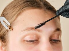 Huile de ricin cils : routine efficace pour des cils plus longs huile-de-ricin-cils