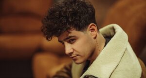 Coupe de cheveux homme bouclé : les styles tendance en 2026 coupe-de-cheveux-homme-boucle