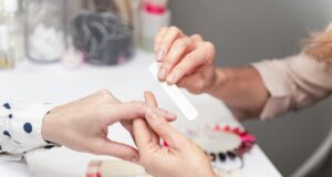 Manucuriste : avis, qualité et tenue des vernis naturels manucuriste