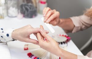 Manucuriste : avis, qualité et tenue des vernis naturels manucuriste