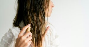 Parfum capillaire : quels produits choisir pour une odeur durable ? parfum-capillaire